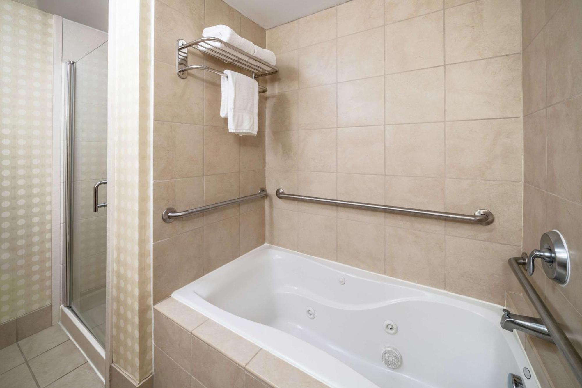 Hilton Garden Inn Morgantown Esterno foto